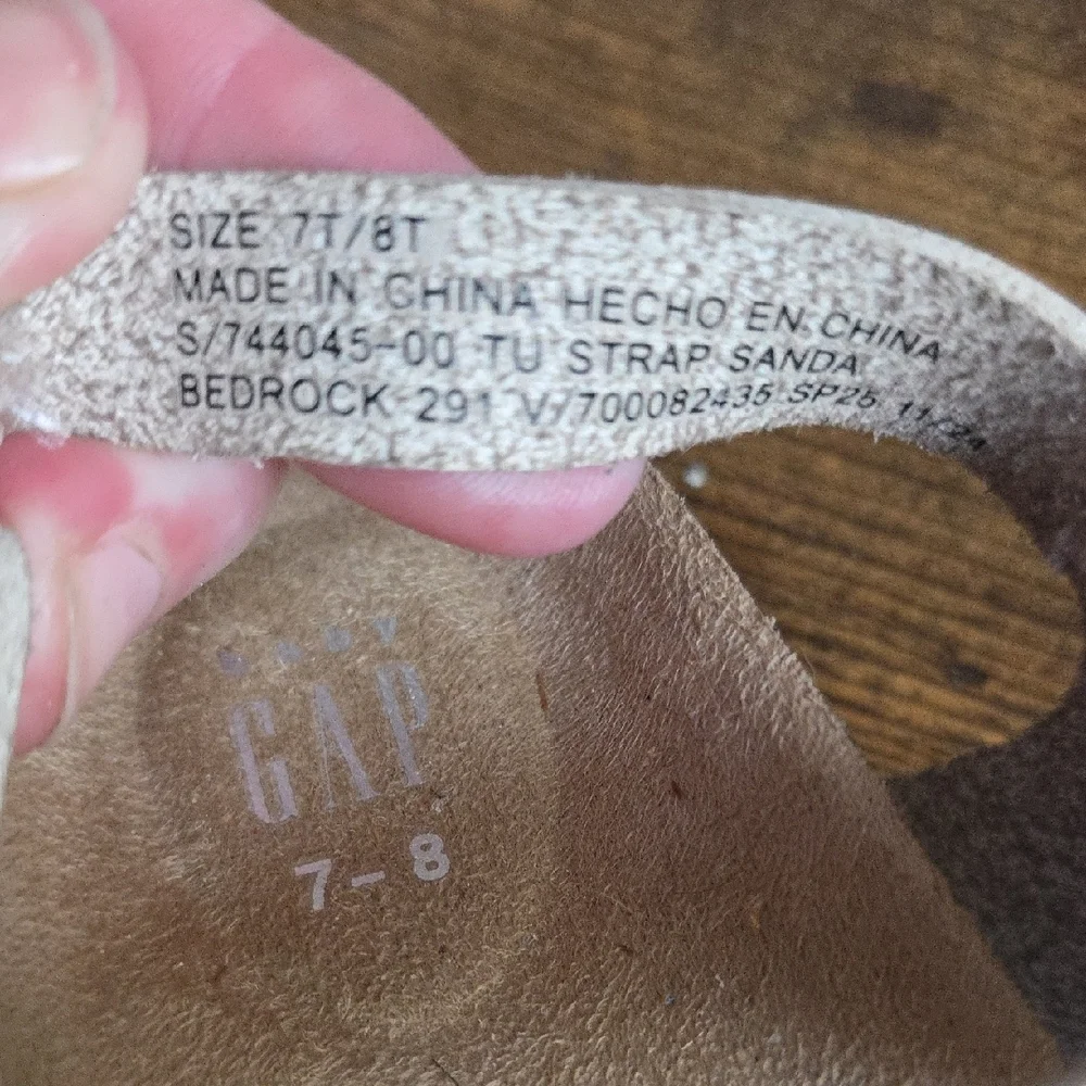GAP Cream Sandals Comfortable Two-Strap Design